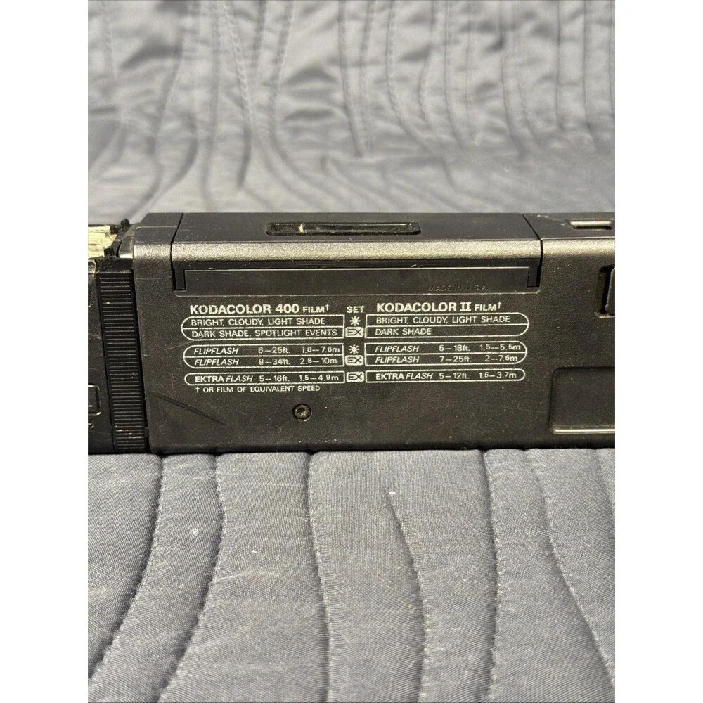 Vintage Kodak EK2 Pocket Camera w/ EKTRA Flash 22mm f/5.6 Parts or Repair